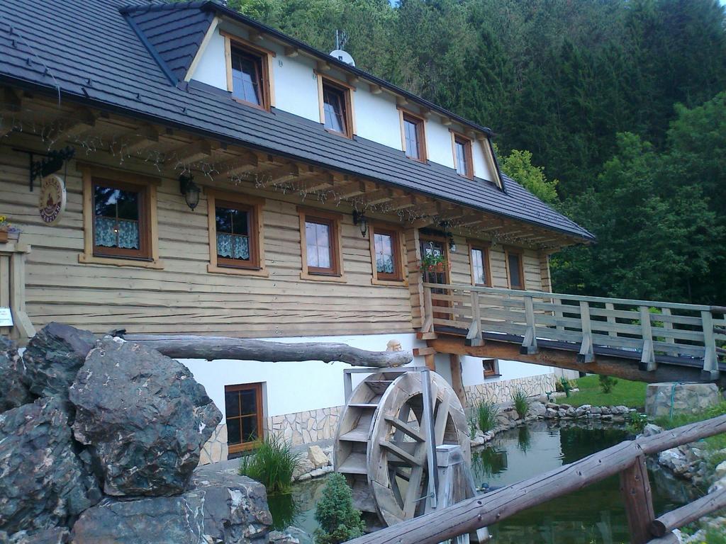 Penzion Mlynarka Rajecke Teplice Luaran gambar